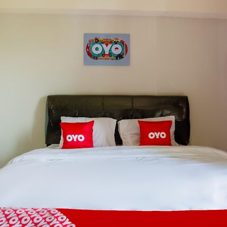 Oyo 2582 Apartemen Serpong Green View Tangerang Esterno foto